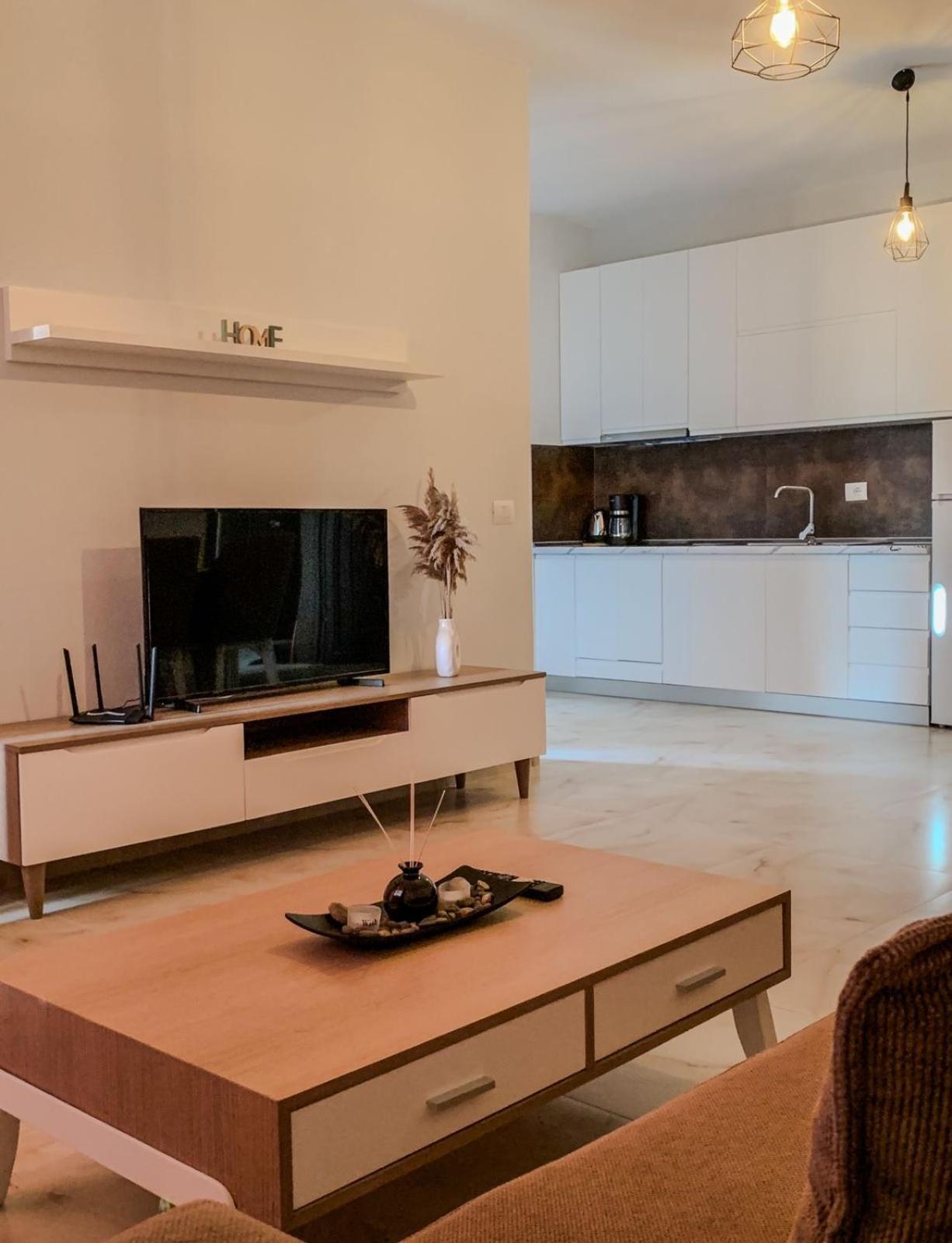 Odore Di Mare Apartments Sarandë Buitenkant foto