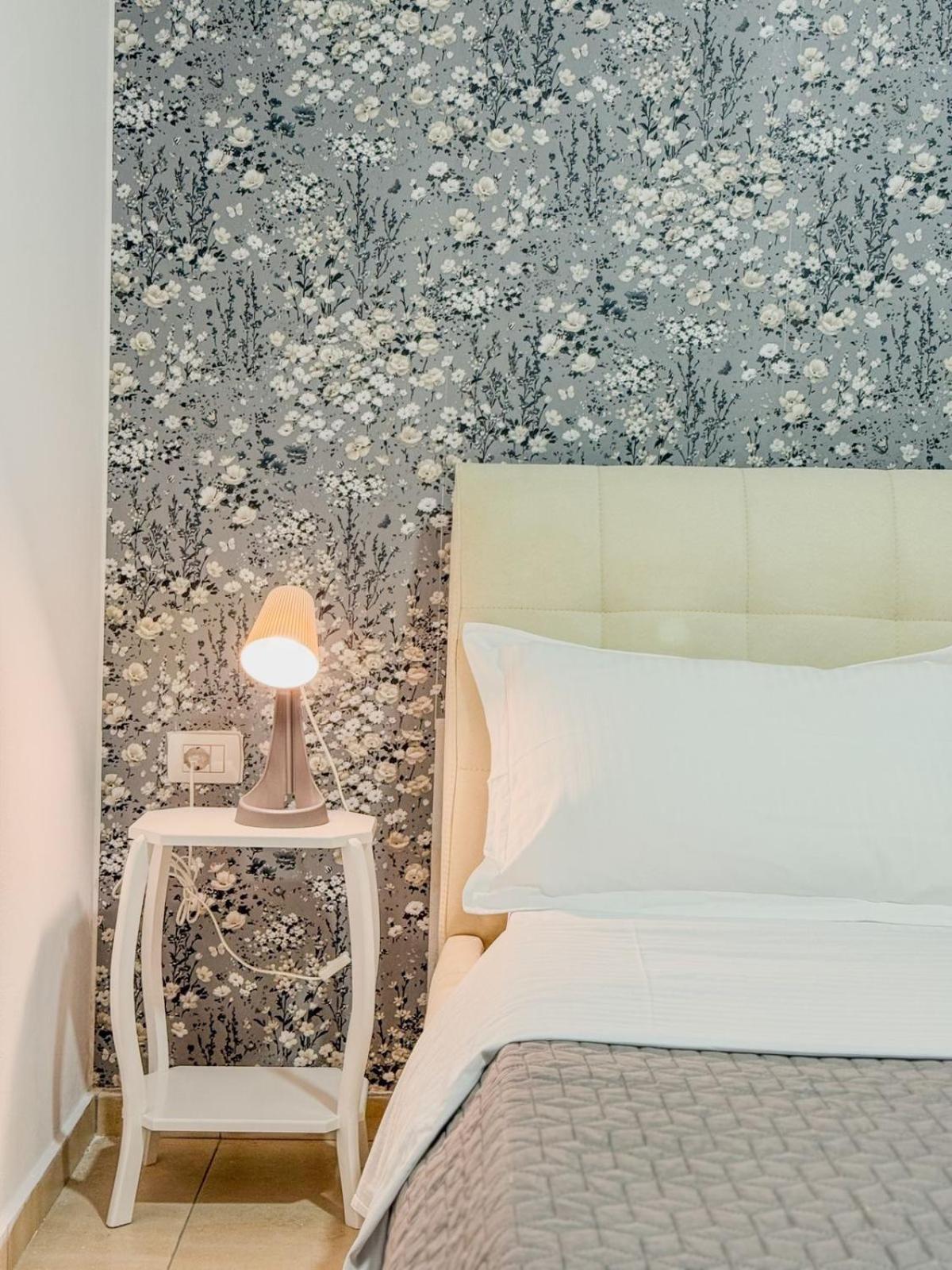 Odore Di Mare Apartments Sarandë Buitenkant foto