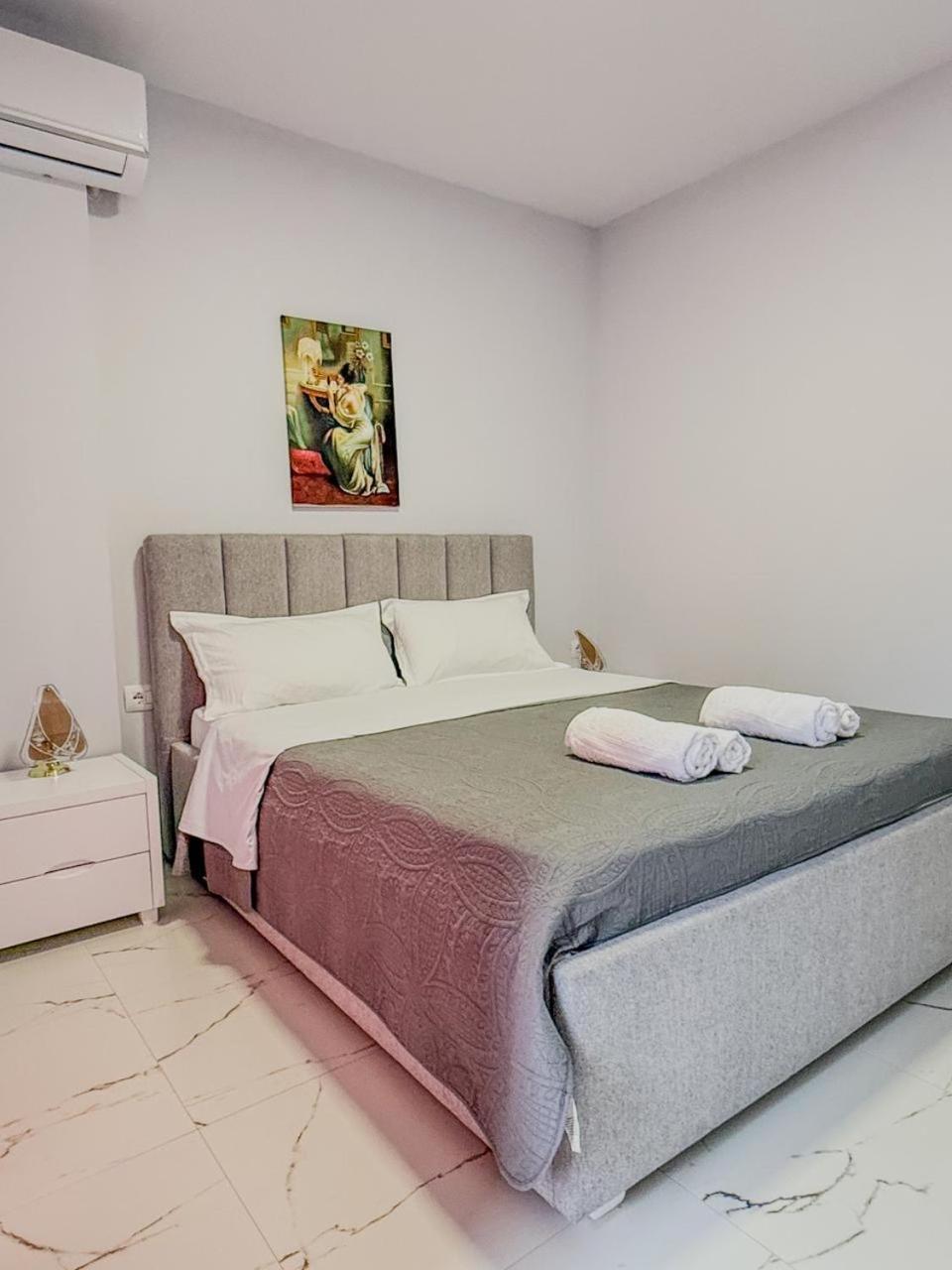 Odore Di Mare Apartments Sarandë Buitenkant foto