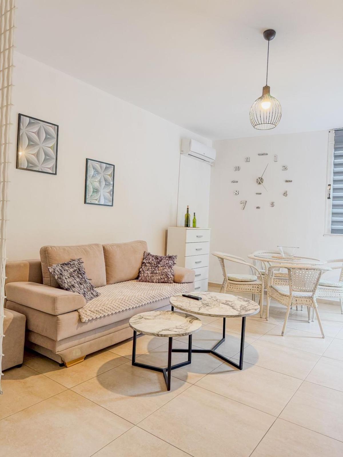 Odore Di Mare Apartments Sarandë Buitenkant foto