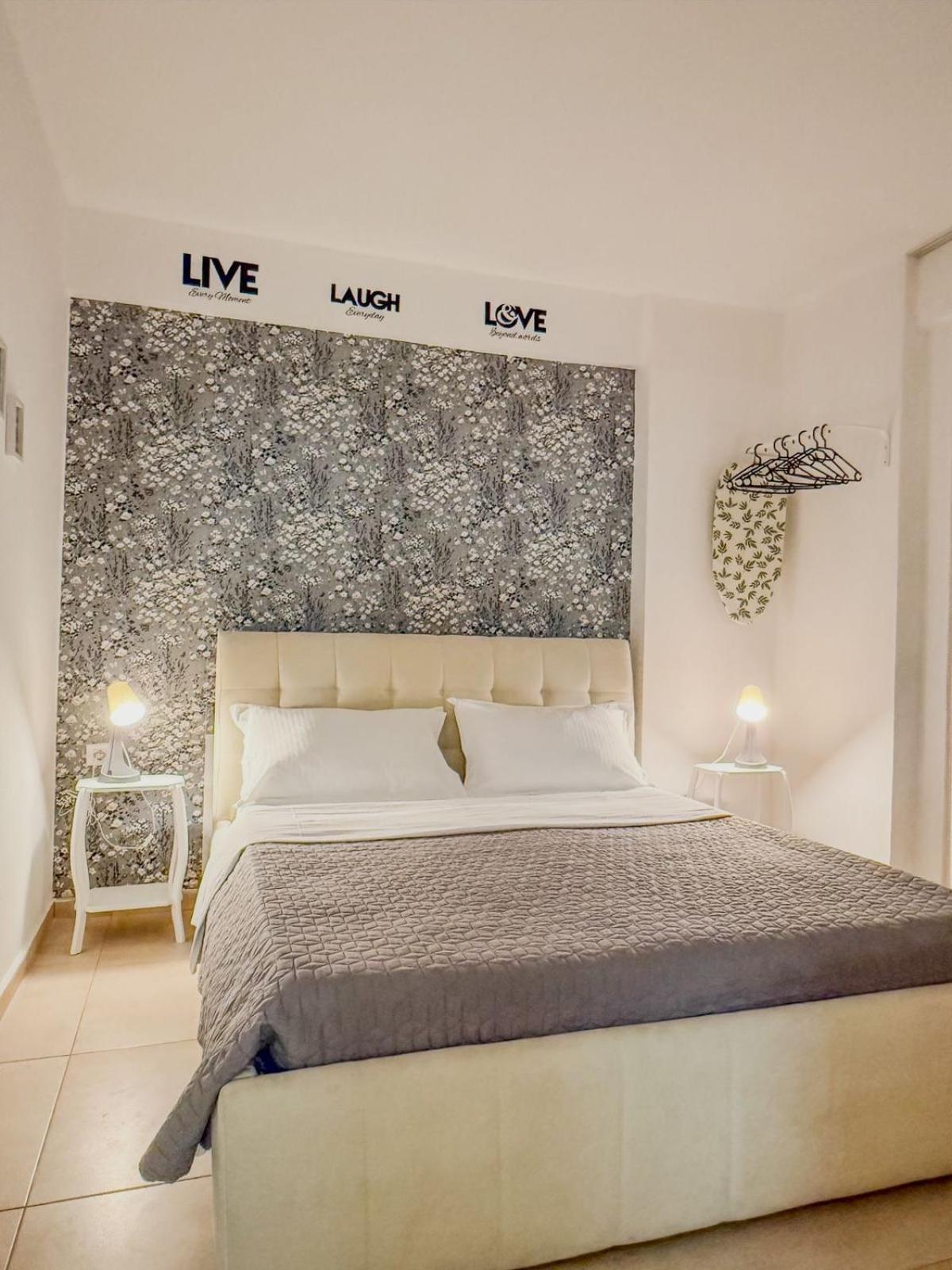 Odore Di Mare Apartments Sarandë Buitenkant foto